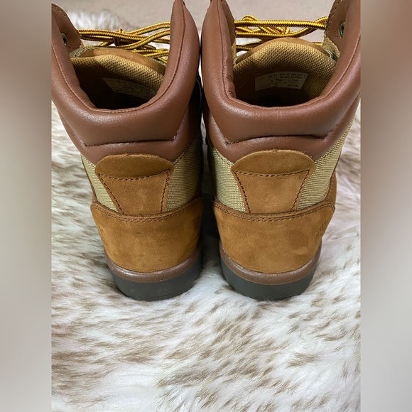Timberland 6” Field Boots in Sundance/Brown Boys Size 4 - Picture 7 of 9